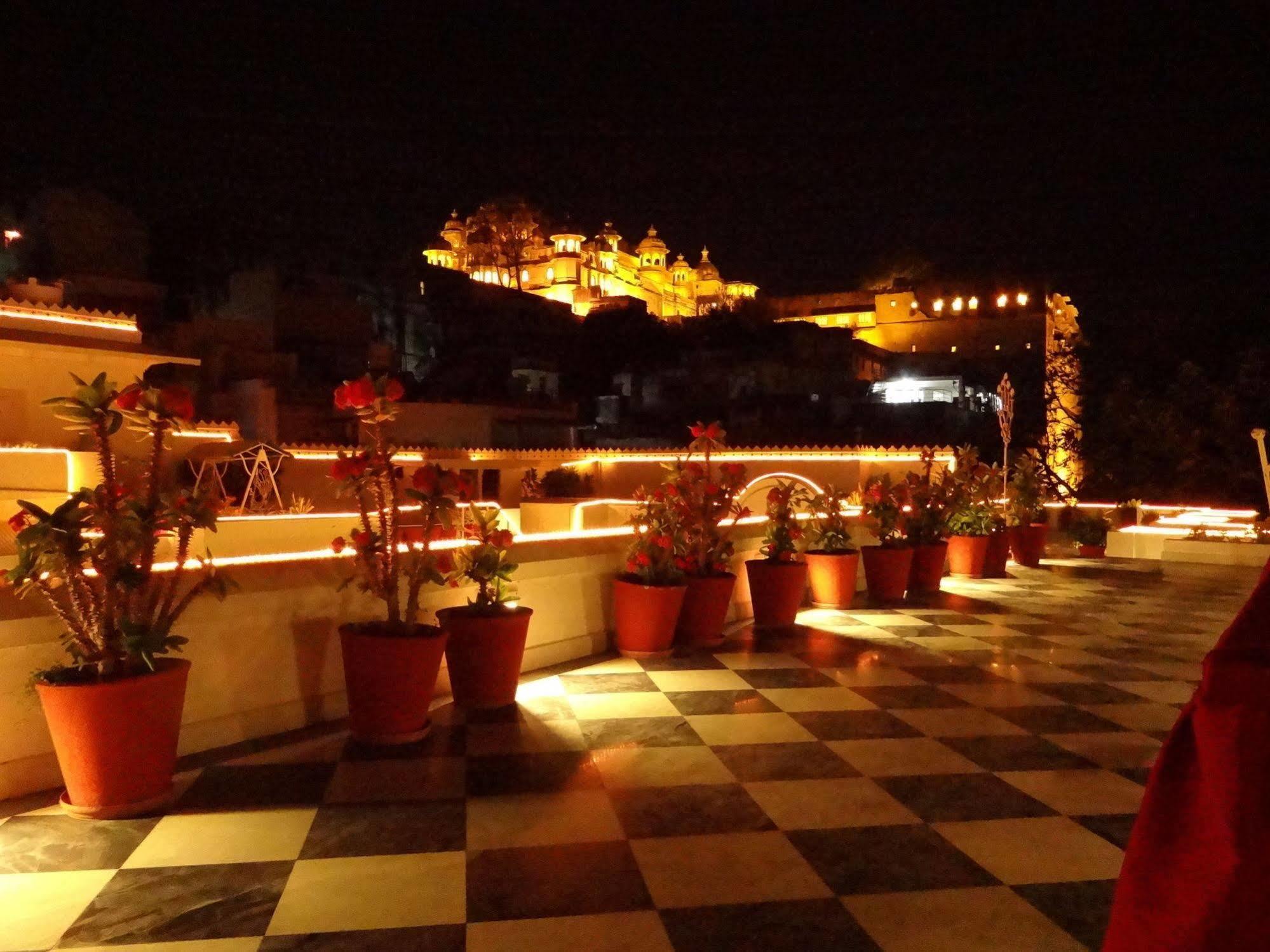 Jagat Niwas Palace Udaipur Buitenkant foto